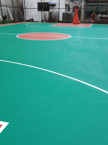 和顺 球场长期使用易出现地面开裂